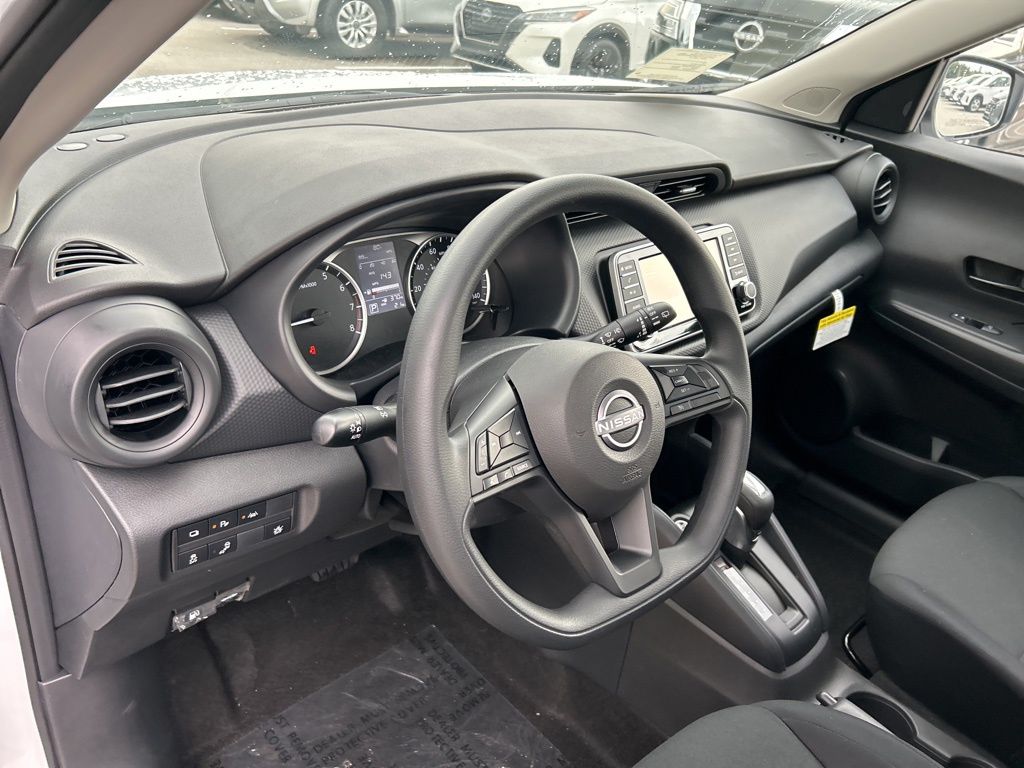 2024 Nissan Kicks S photo 15