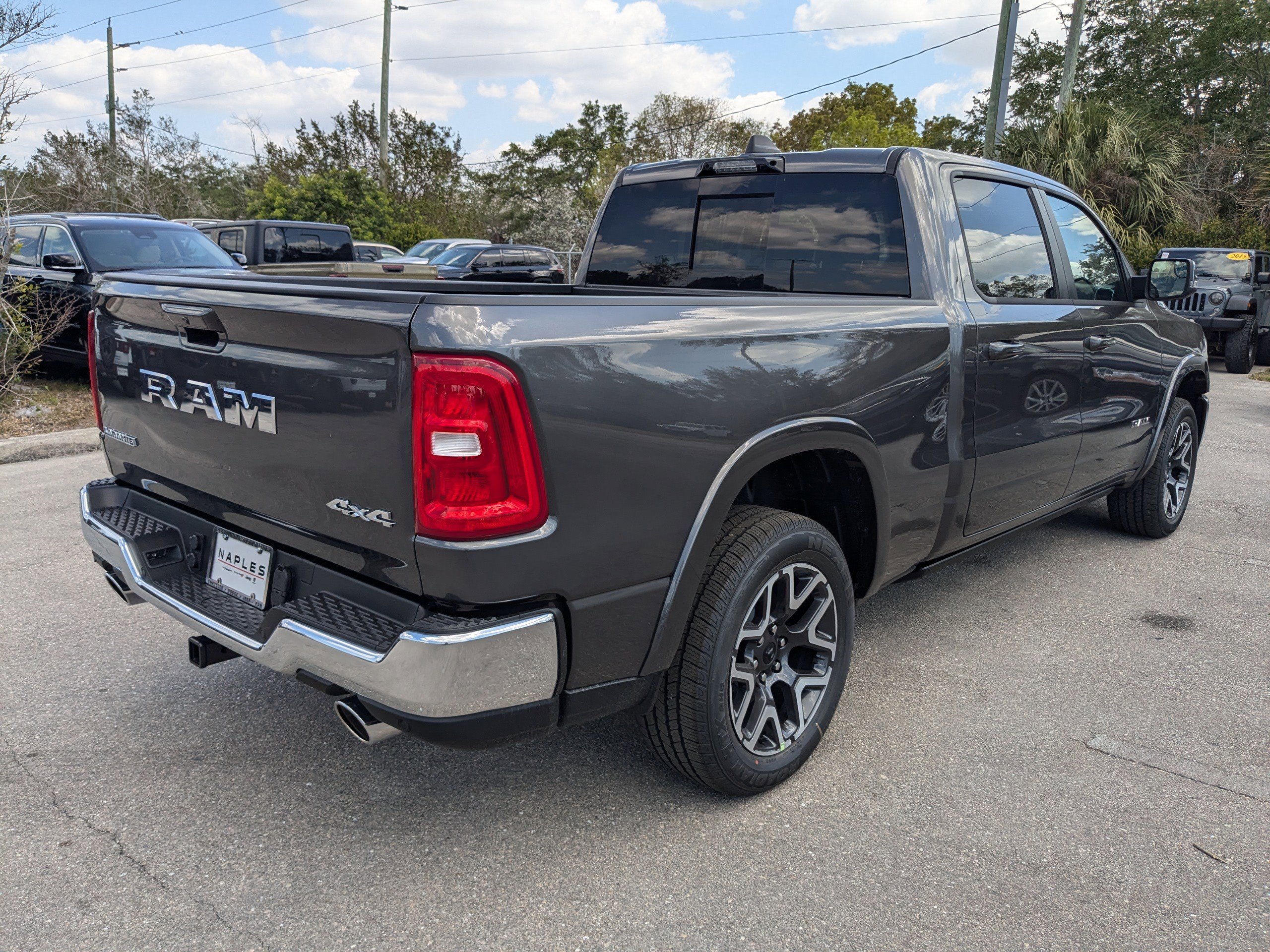 2025 Ram 1500 Laramie photo 4