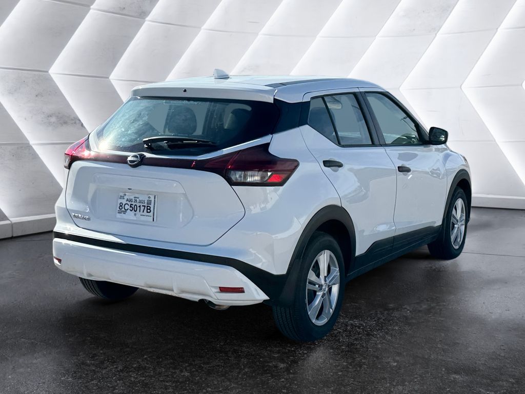 2025 Nissan Kicks Play S photo 4