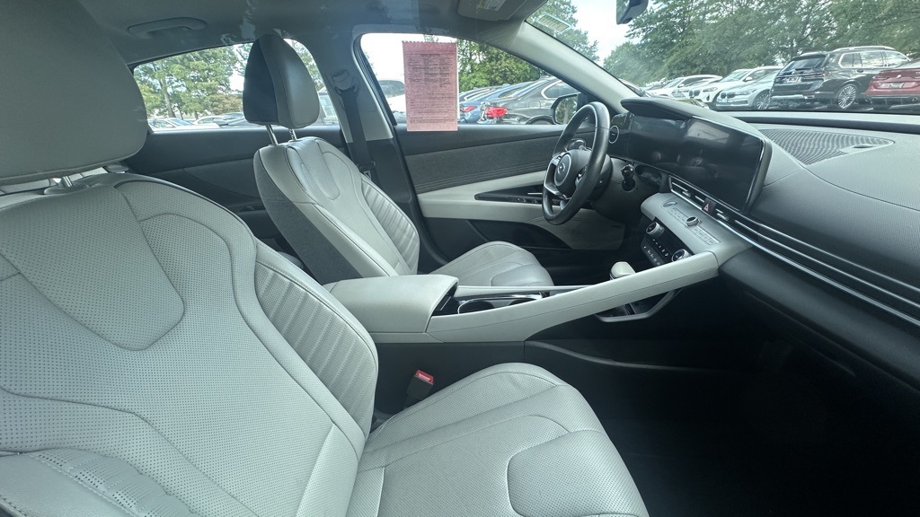 2021 Hyundai Elantra Limited photo 4