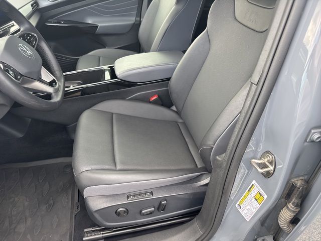 2023 Volkswagen ID.4 Pro Plus photo 19