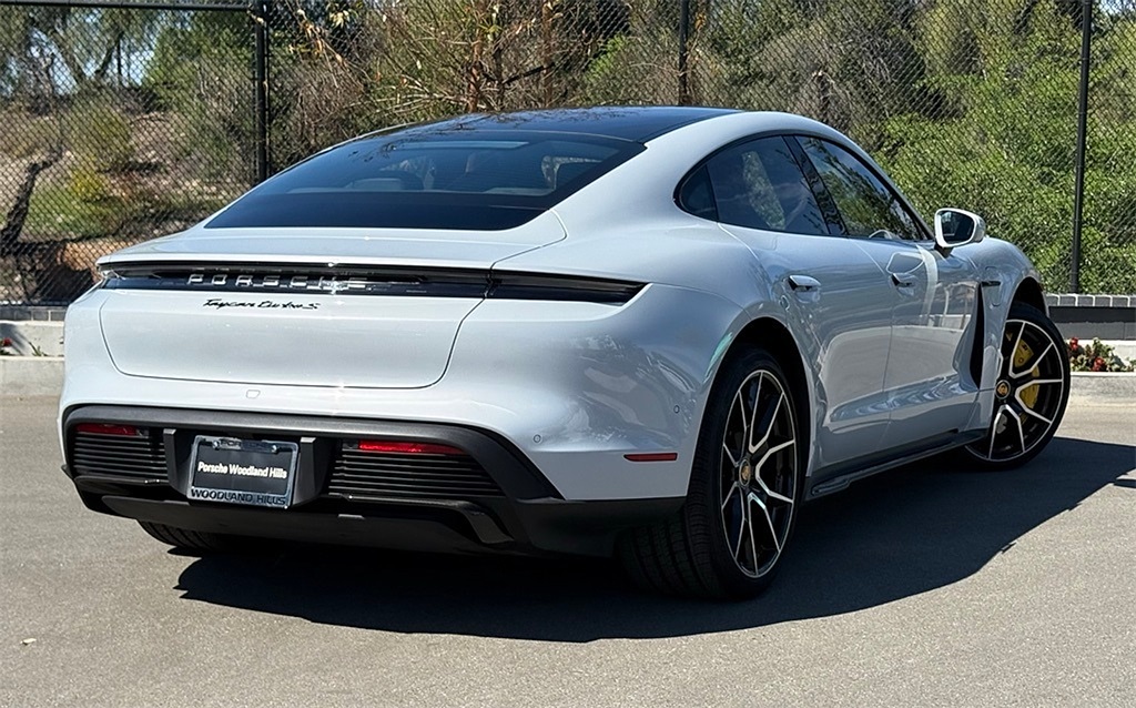2024 Porsche Taycan Turbo S photo 6