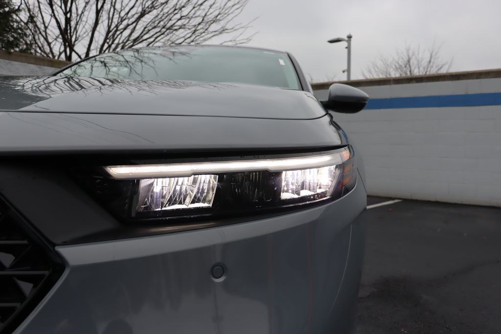 2025 Honda Accord Hybrid Touring photo 9