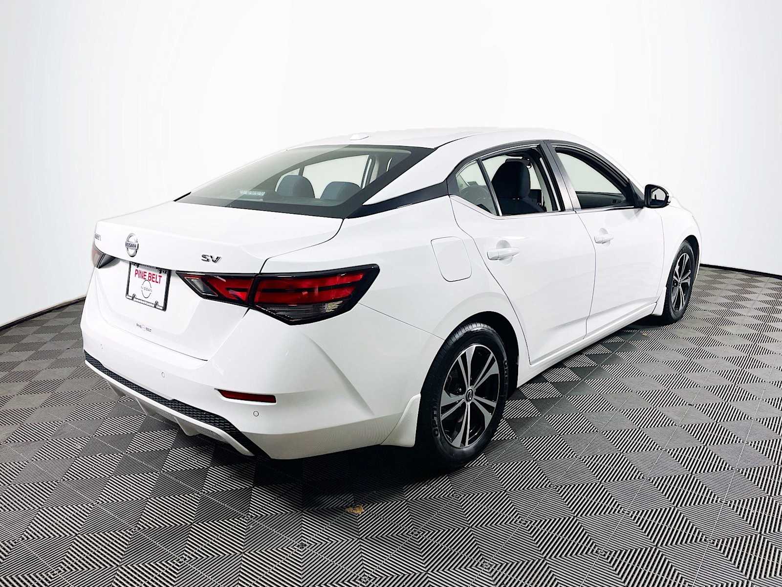 2020 Nissan Sentra SV photo 4