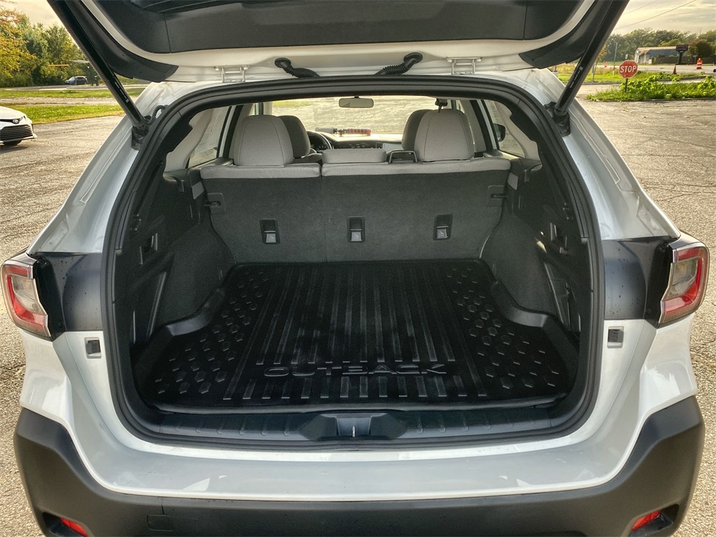 2023 Subaru Outback Premium photo 17