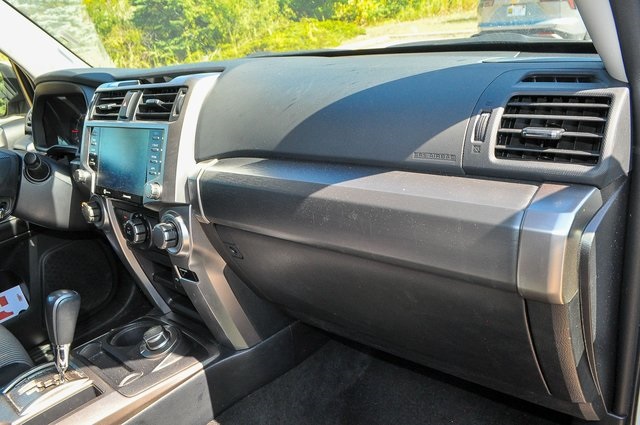 2024 Toyota 4Runner SR5 4WD photo 19