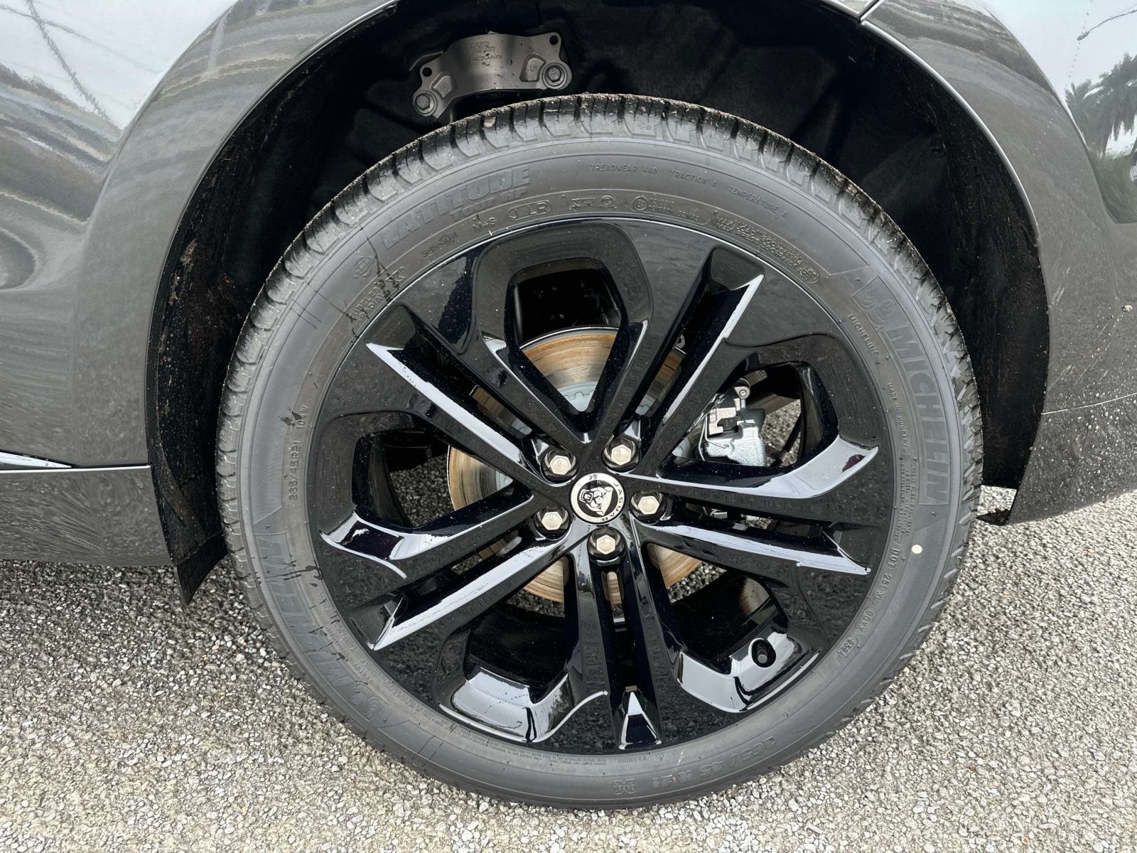 2025 Jaguar F-PACE P250 R-Dynamic S photo 3