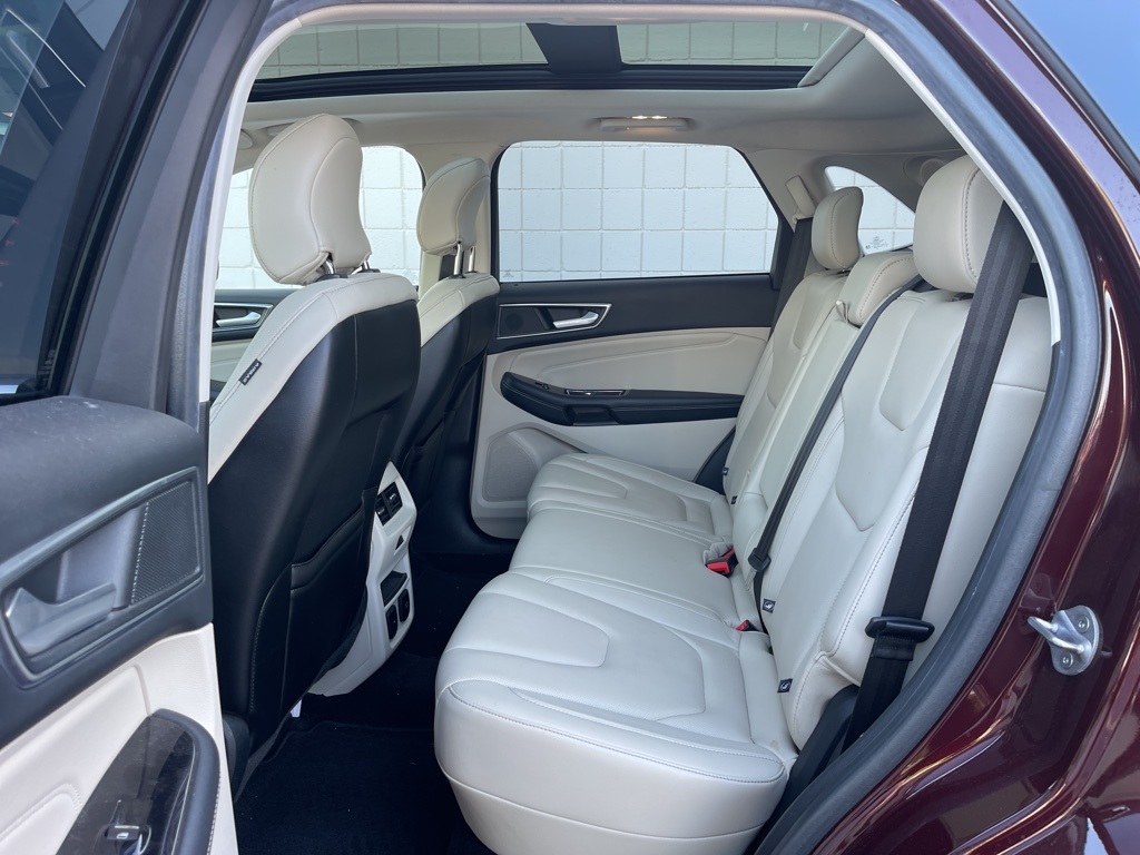 2017 Ford Edge Titanium photo 11