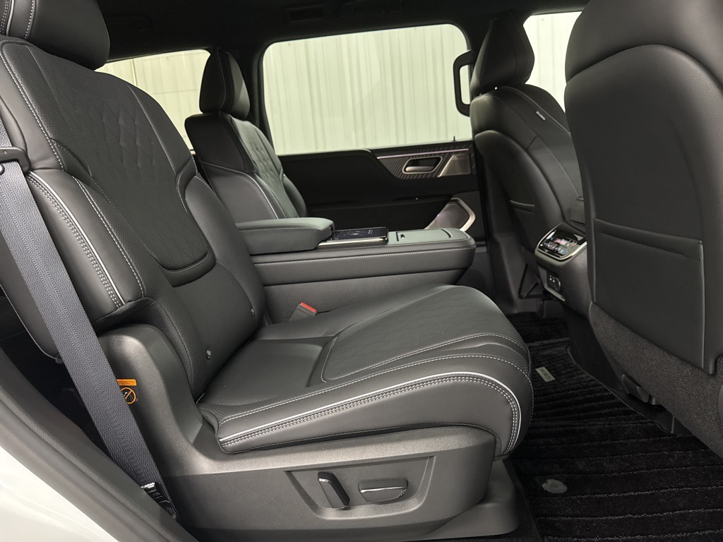 2026 Infiniti QX80 photo 34