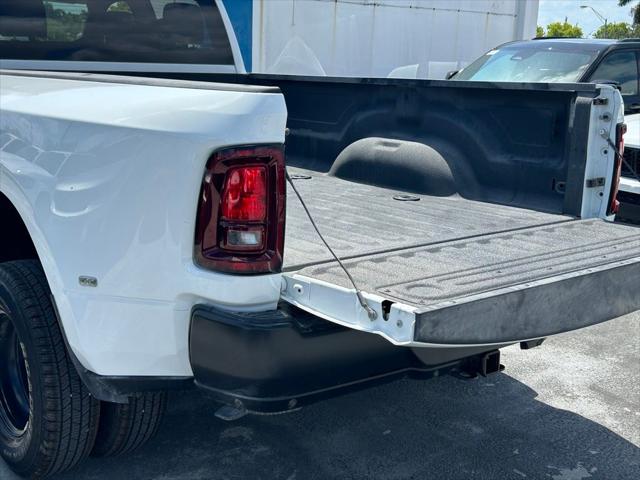 2025 Ram 3500 Tradesman photo 28
