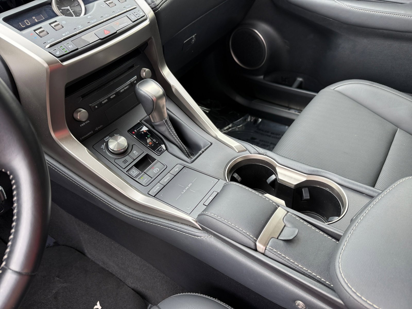 2020 Lexus NX 300 photo 13