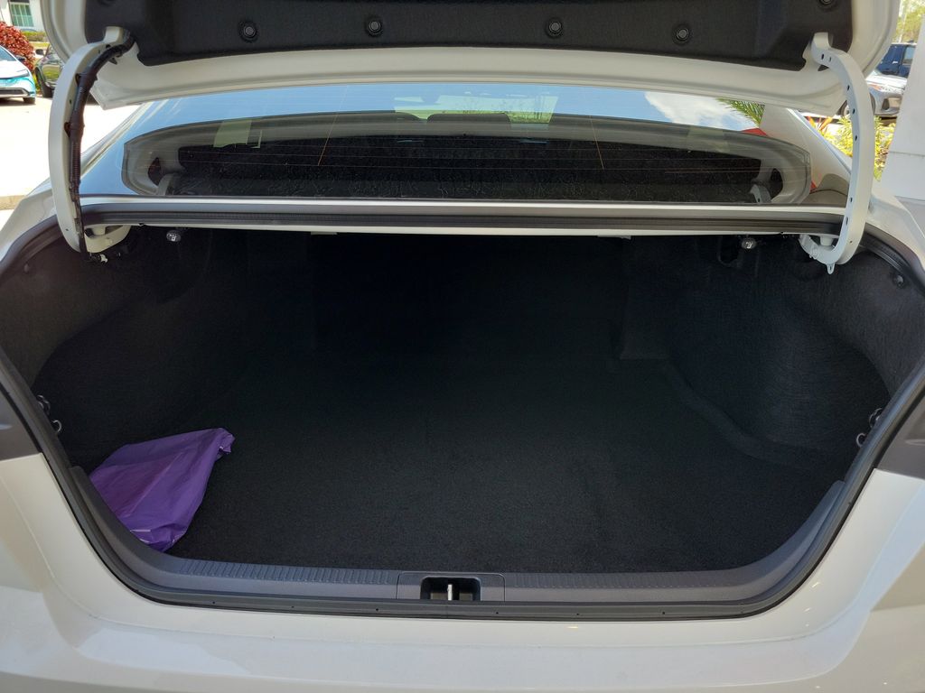 2025 Toyota Camry LE photo 14