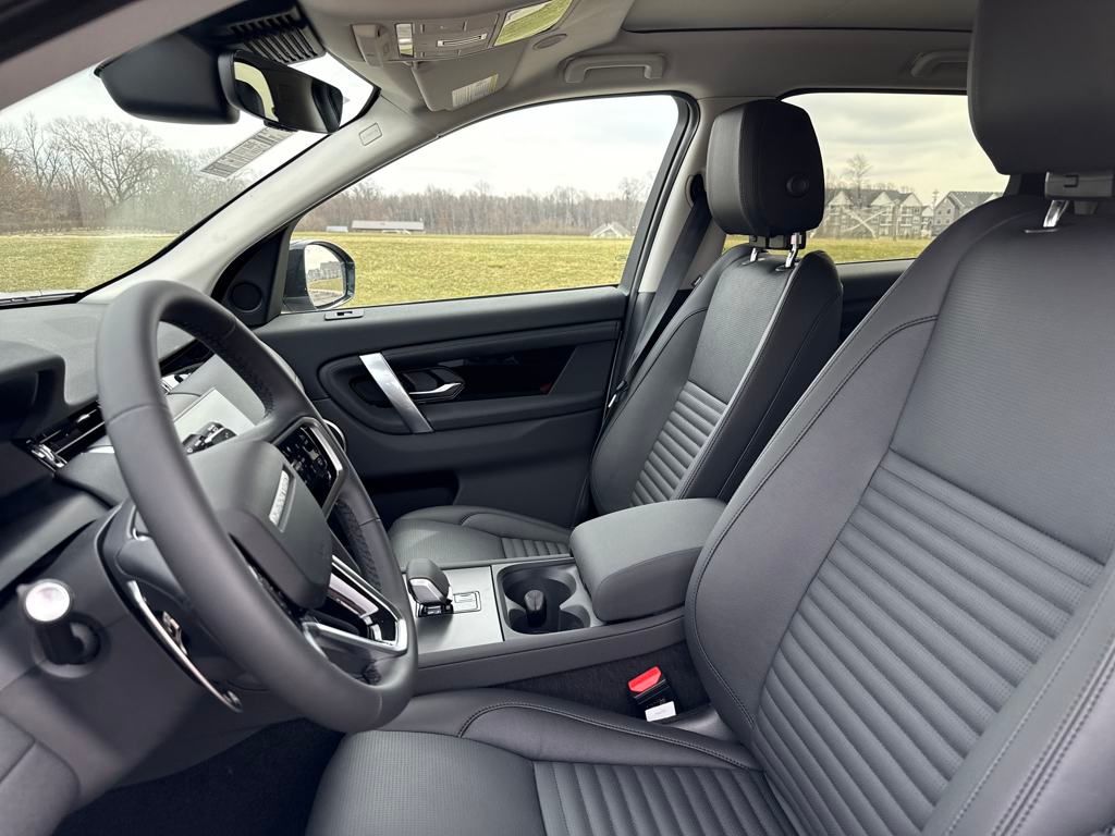 2025 Land Rover Discovery Sport S photo 12