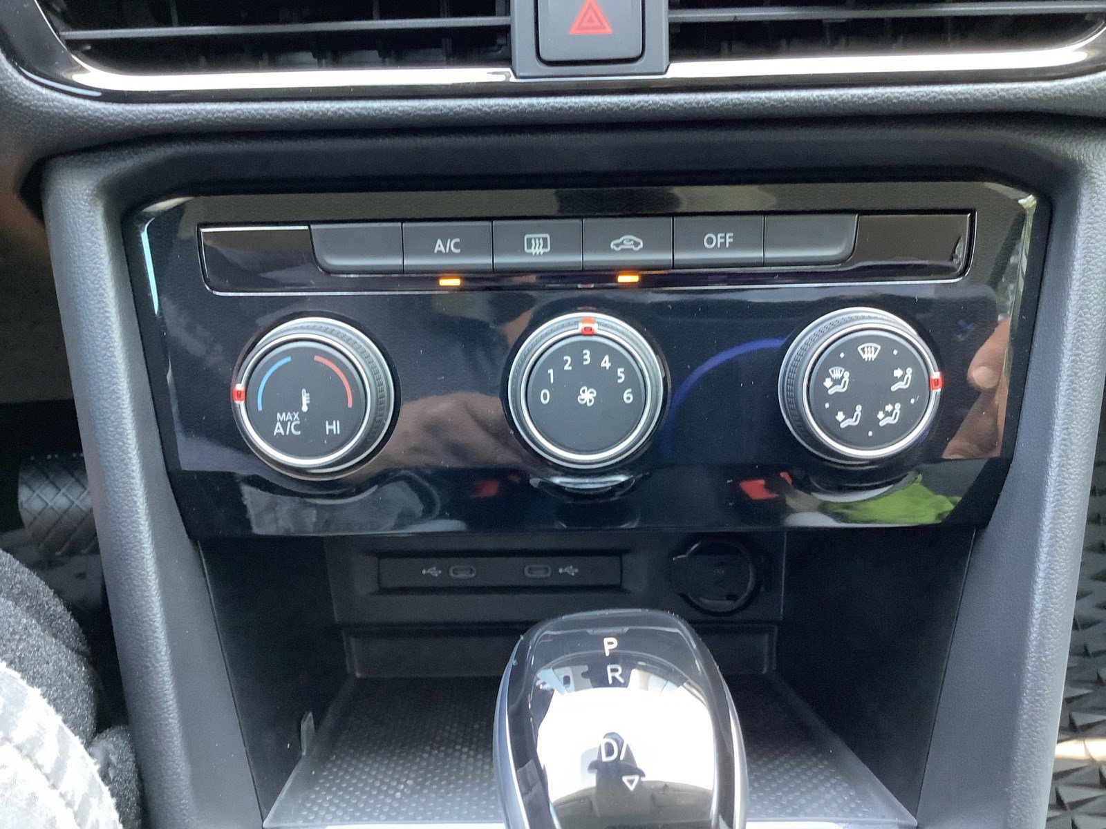 2025 Volkswagen Taos S photo 14