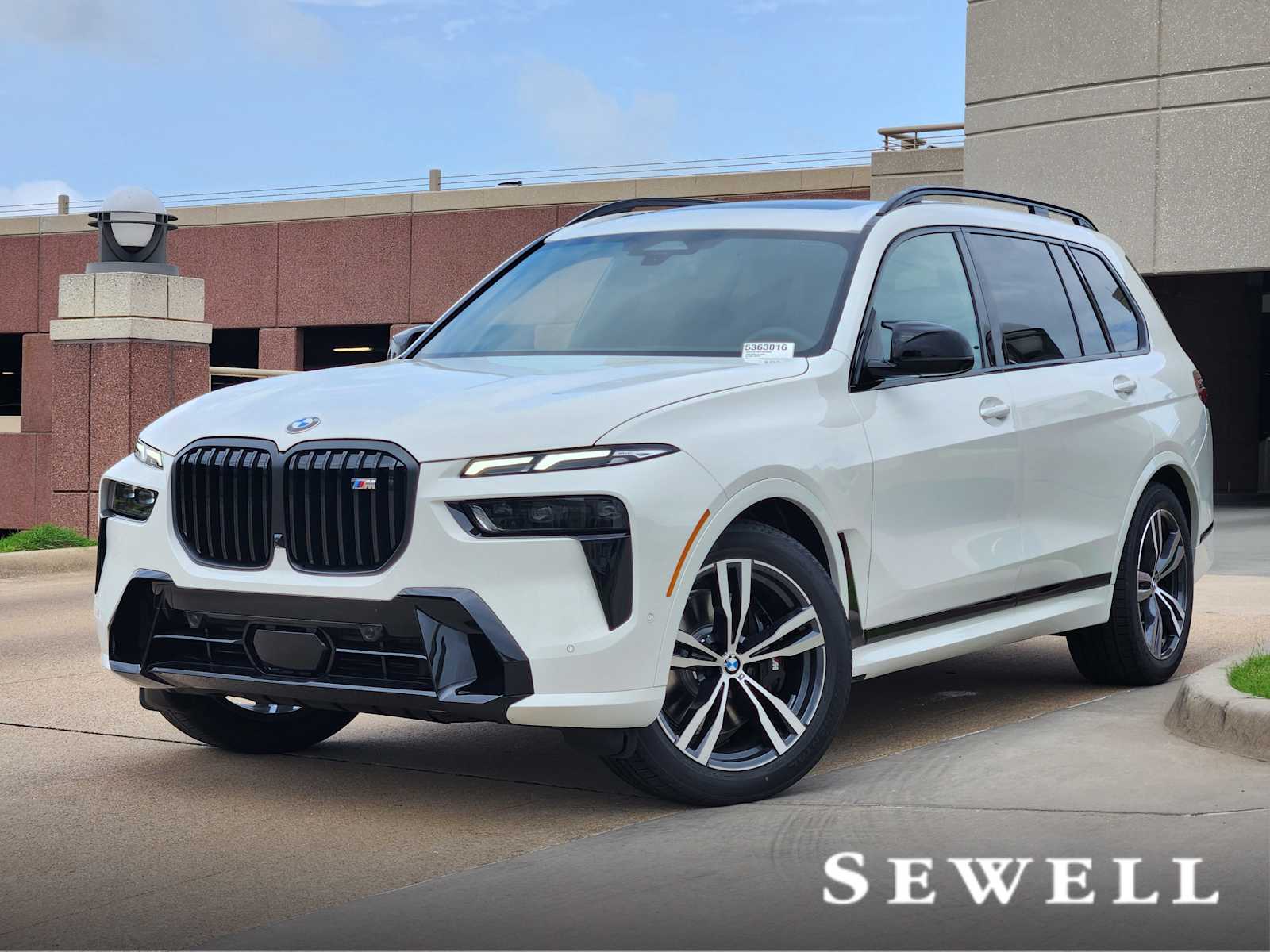 2026 BMW X7 M60i's photo