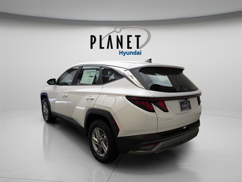 2025 Hyundai Tucson SE photo 3