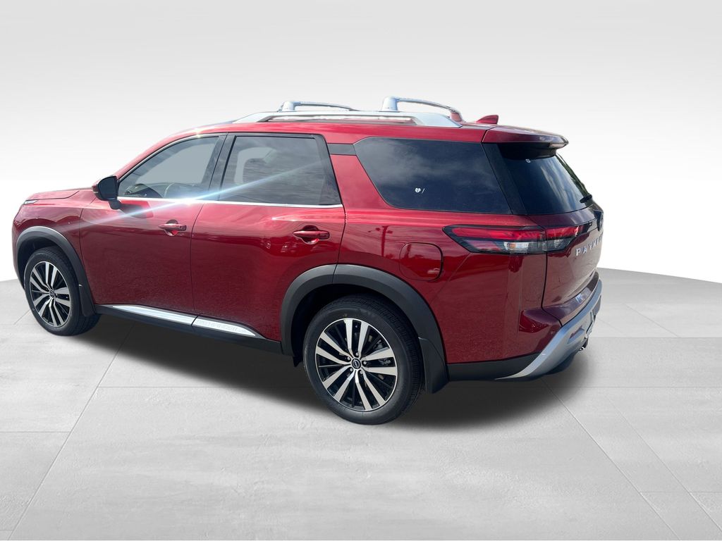 2025 Nissan Pathfinder Platinum photo 3