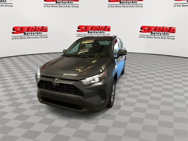 2025 Toyota RAV4 Hybrid XLE photo 4
