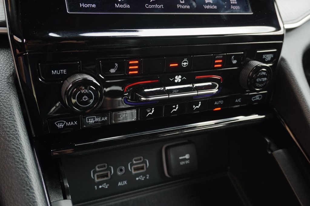 2023 Jeep Grand Cherokee Altitude photo 18