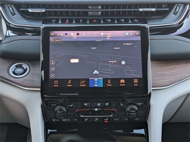 2023 Jeep Grand Cherokee Summit photo 18