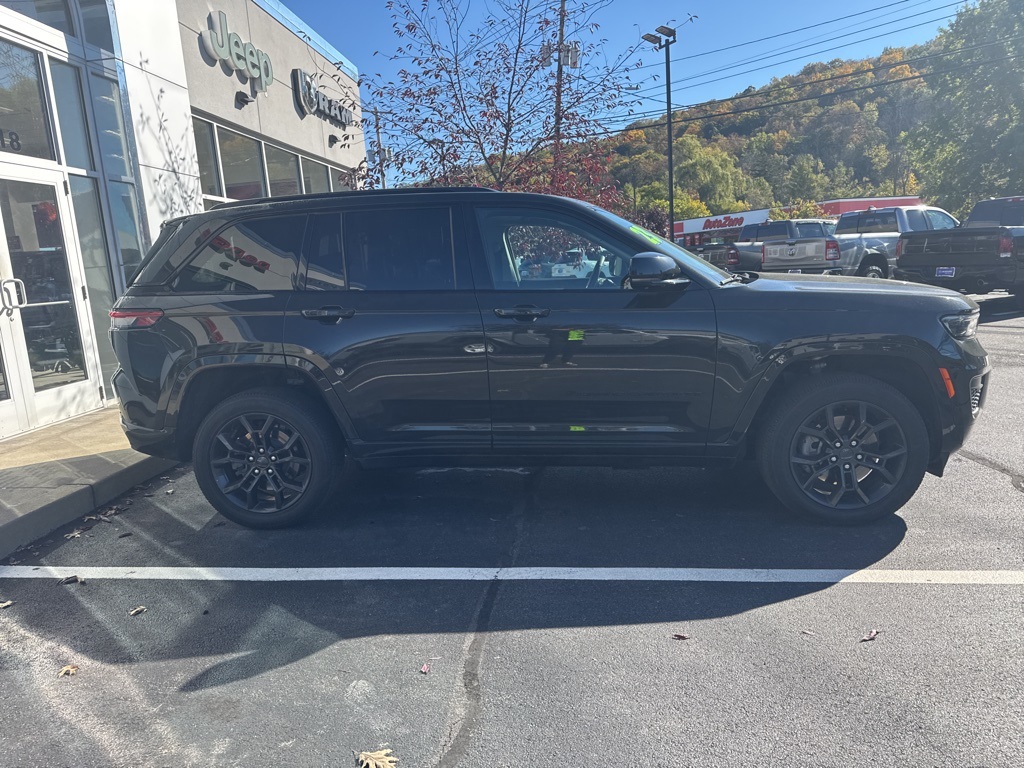 2023 Jeep Cherokee 4xe photo 4