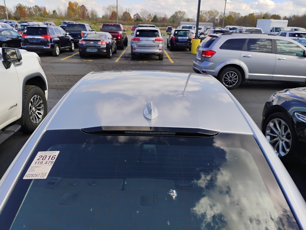 2016 Chevrolet Cruze LT photo 2