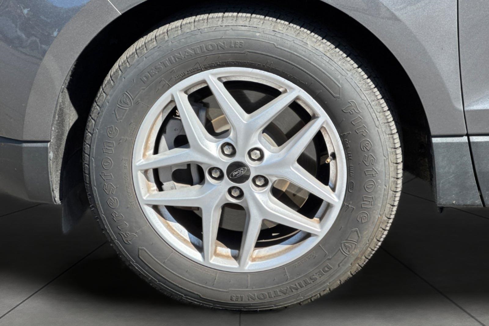 2023 Ford Edge SEL photo 11