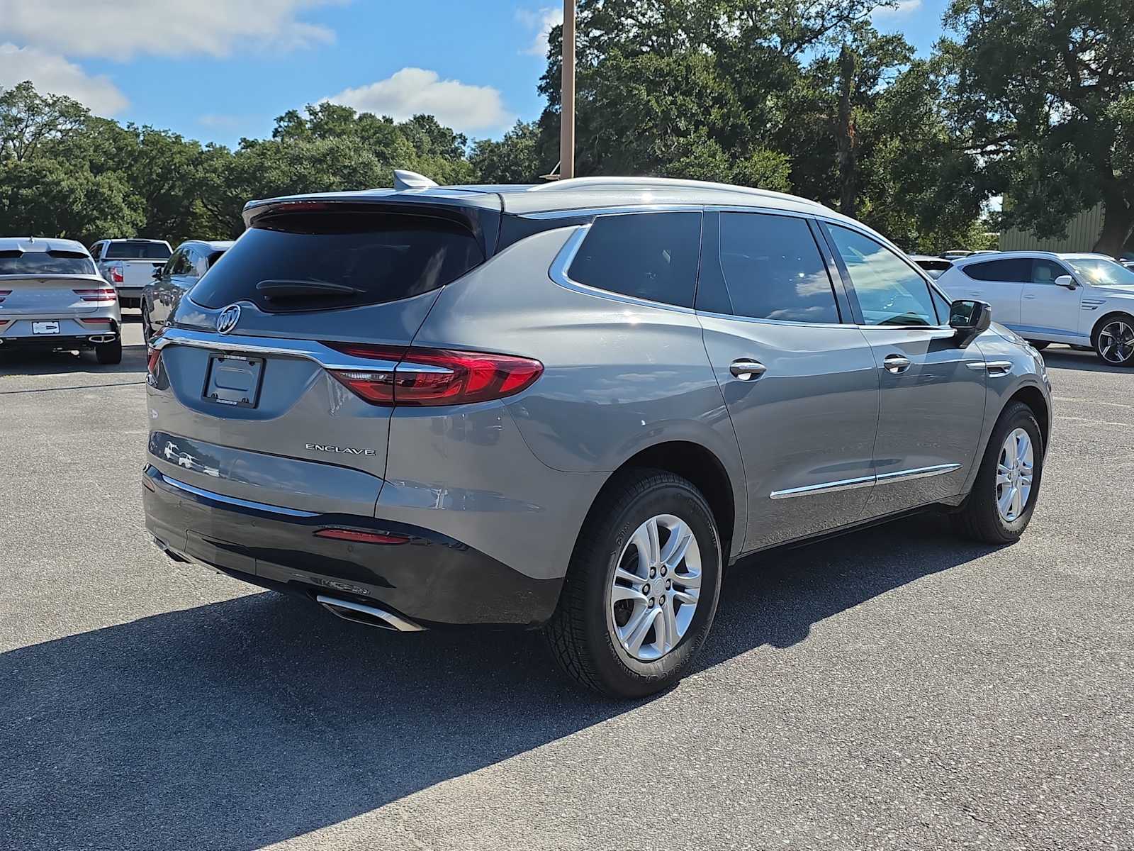 2019 Buick Enclave Essence photo 3