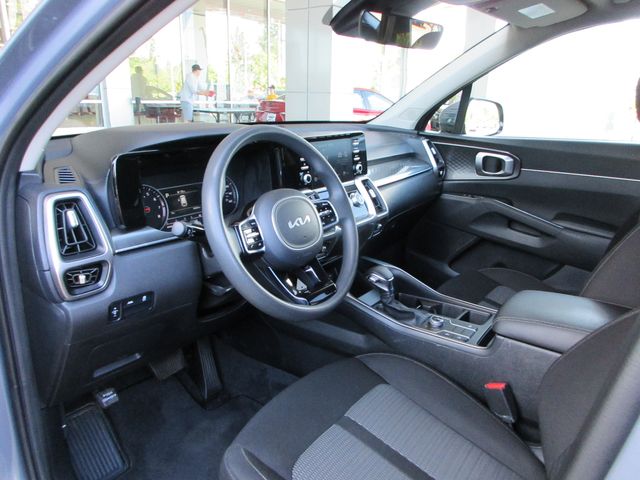 2022 Kia Sorento LX photo 13