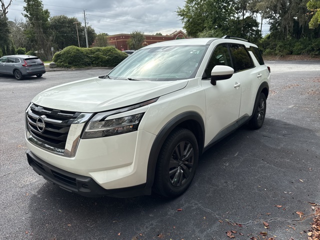 2022 Nissan Pathfinder SV photo 5