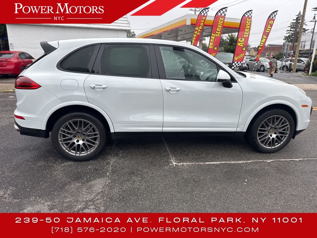 2017 Porsche Cayenne Platinum Edition photo 6