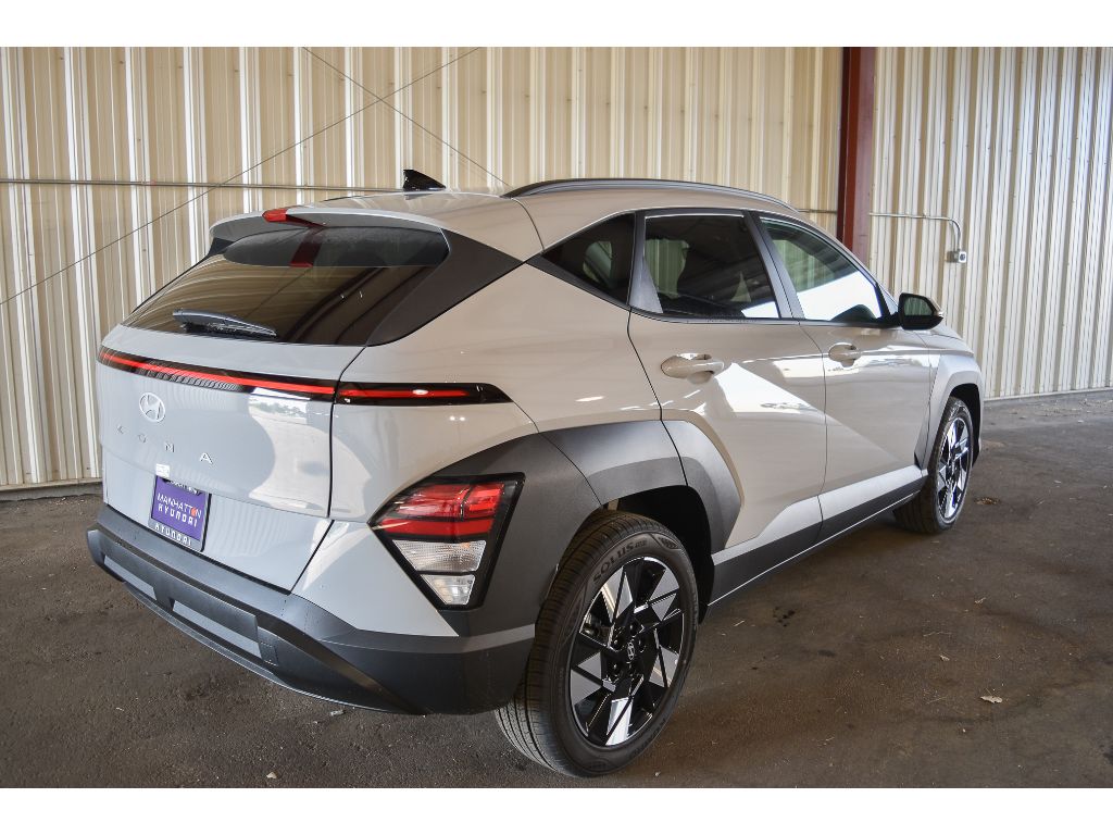 2025 Hyundai Kona SEL photo 3