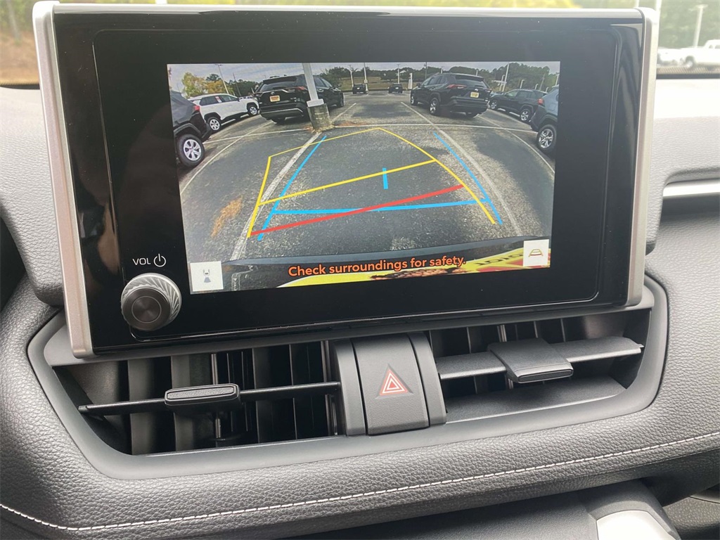 2025 Toyota RAV4 Hybrid XLE photo 13