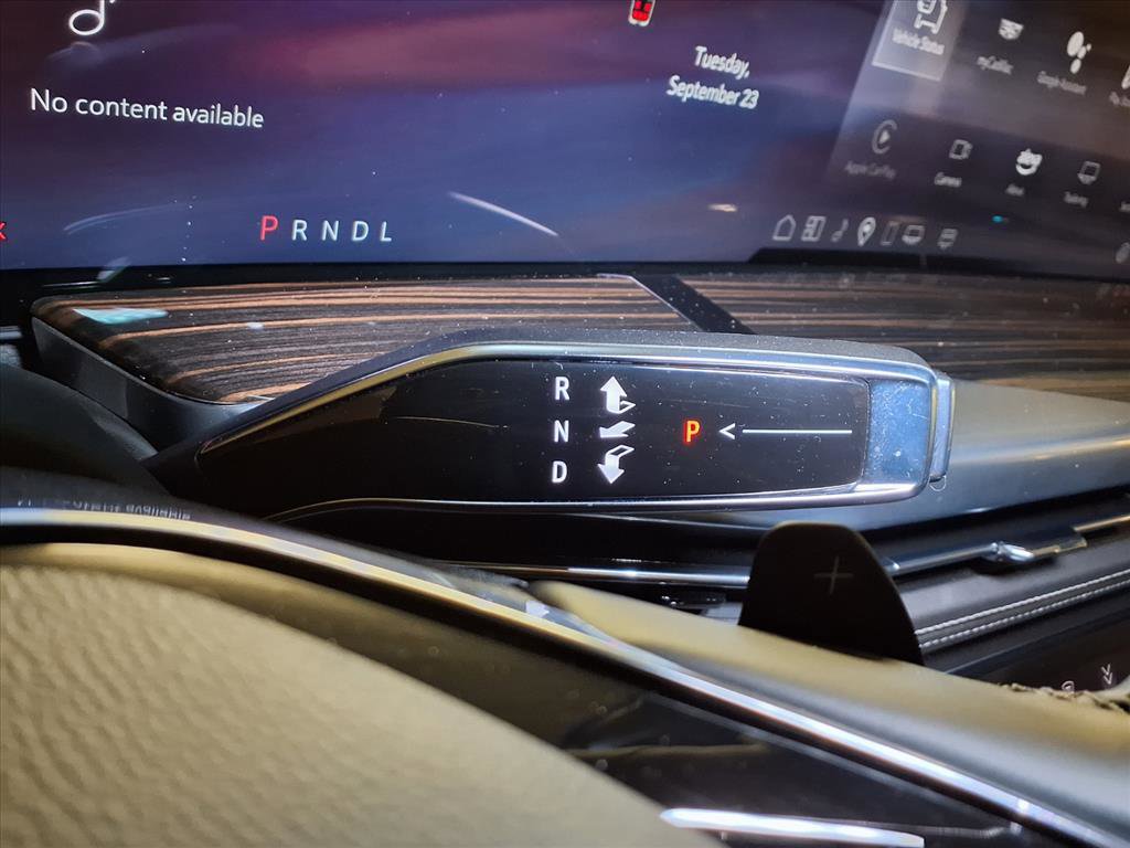 2025 Cadillac Escalade ESV Luxury photo 8