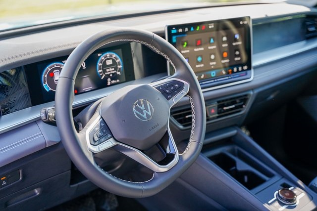 2025 Volkswagen Tiguan SE photo 10