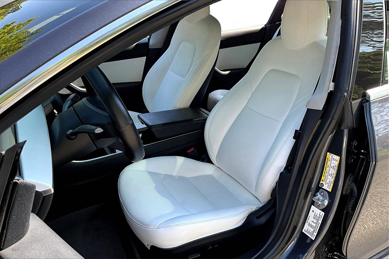2020 Tesla Model 3 Long Range photo 19