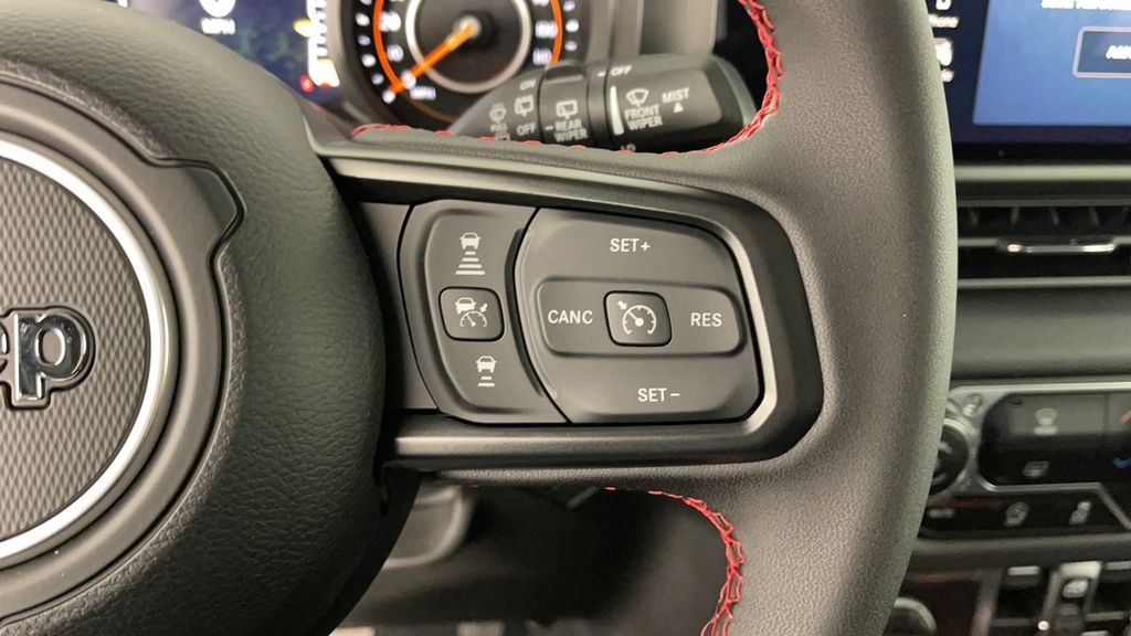 2025 Jeep Wrangler Rubicon photo 25