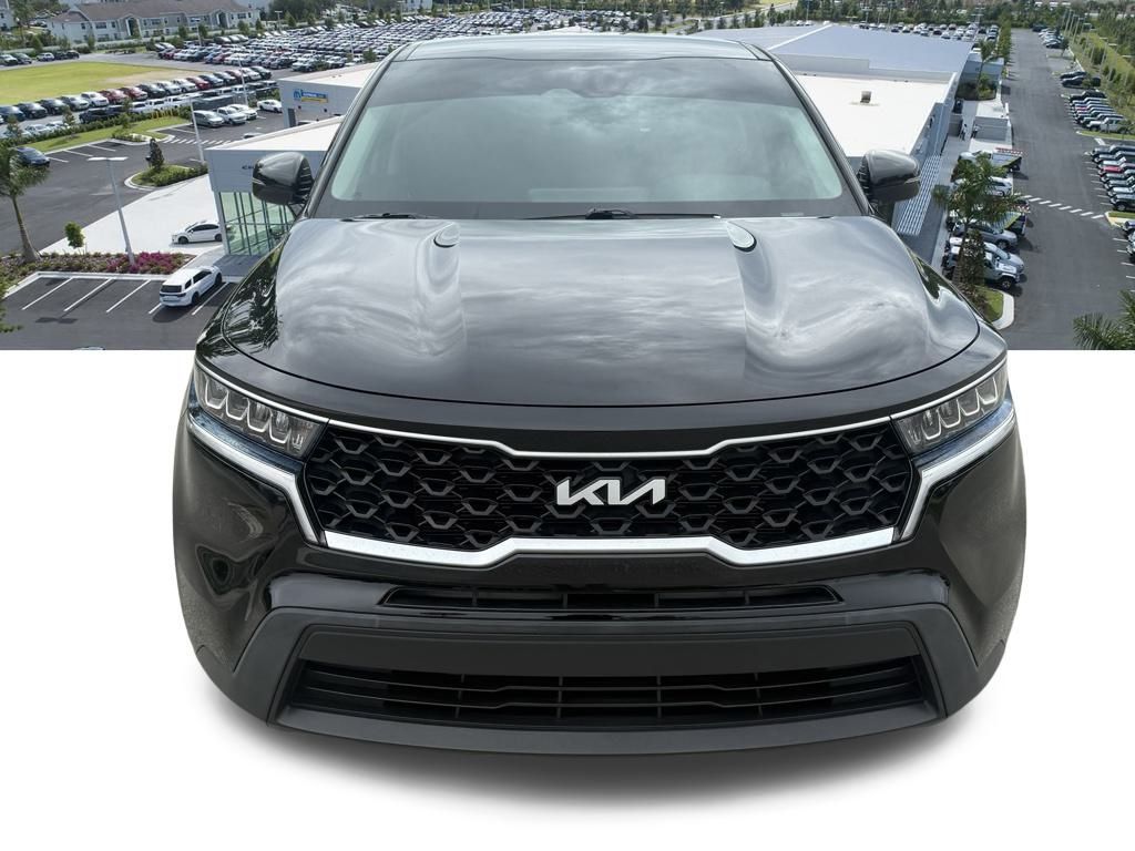 2022 Kia Sorento LX photo 9