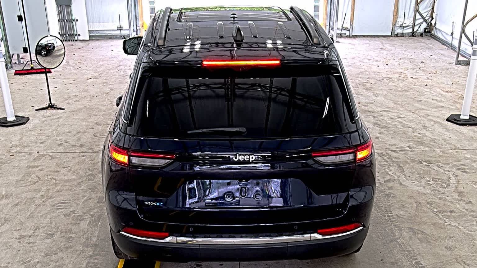 2023 Jeep Cherokee 4xe photo 2
