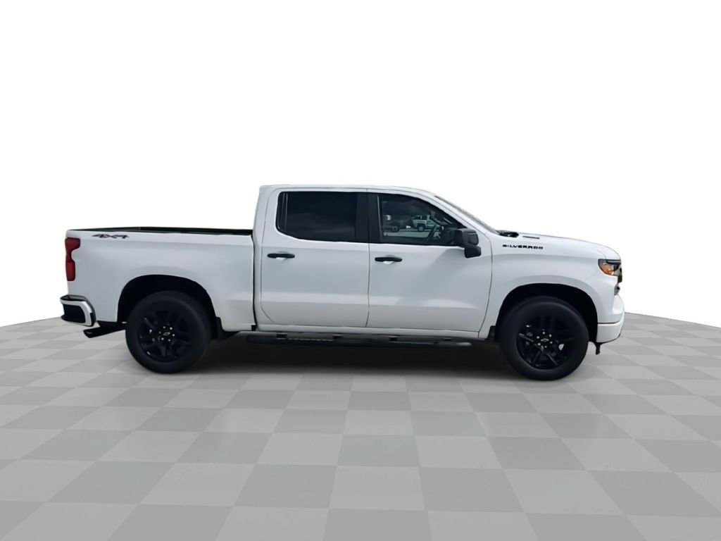 2025 Chevrolet Silverado 1500 Custom photo 9