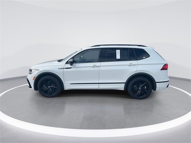 2023 Volkswagen Tiguan SE R-Line Black photo 2