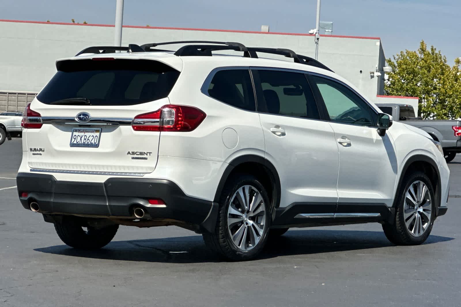2022 Subaru Ascent Limited photo 2