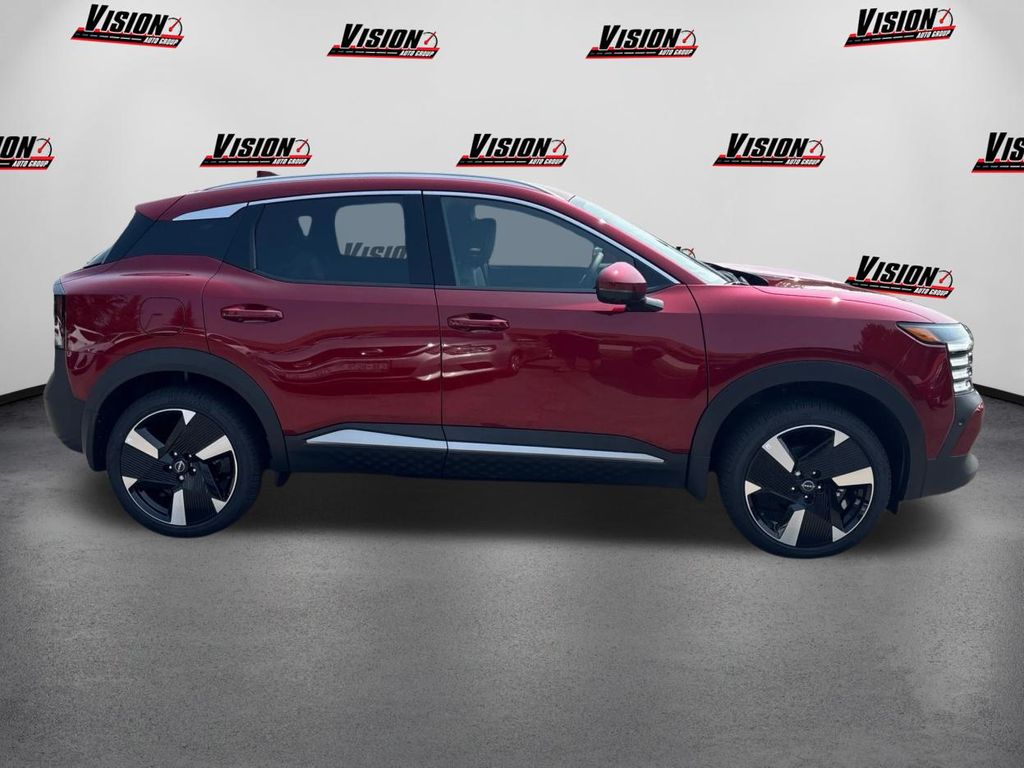 2025 Nissan Kicks SR photo 2