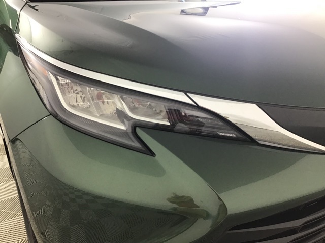 2021 Toyota Sienna XLE photo 22