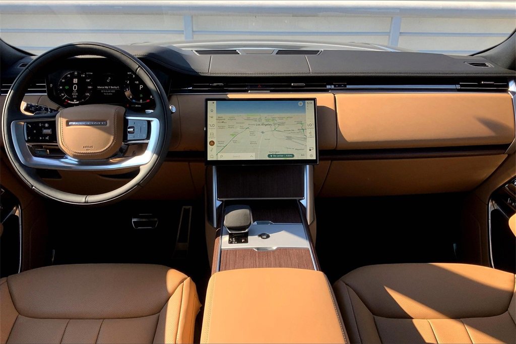 2025 Land Rover Range Rover SE photo 12