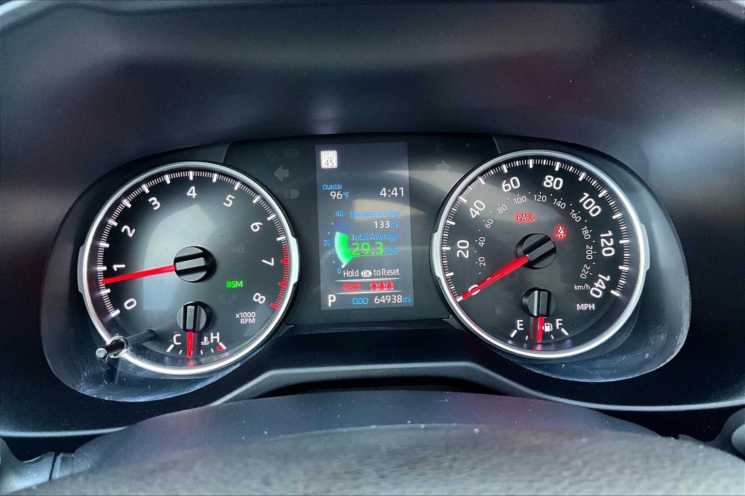 2022 Toyota RAV4 XLE photo 19