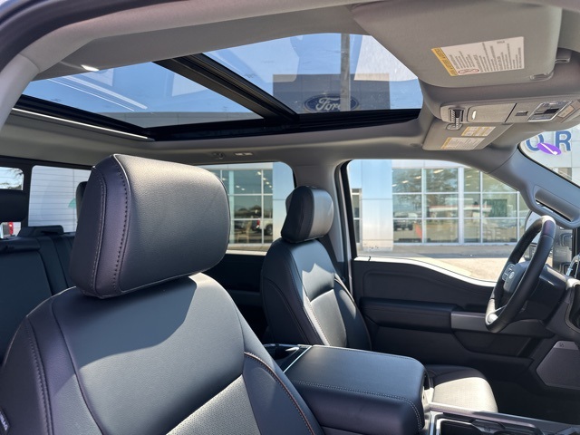 2026 Ford F-250 Lariat photo 2