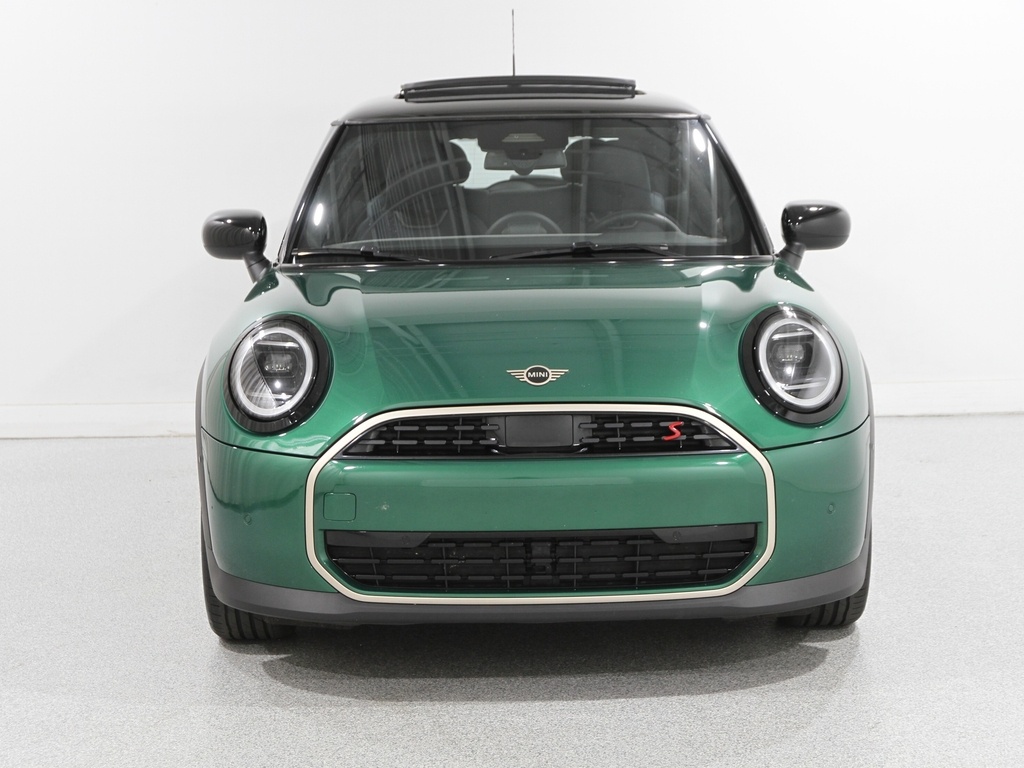 2025 Mini Cooper 2 Door Hardtop Signature photo 2