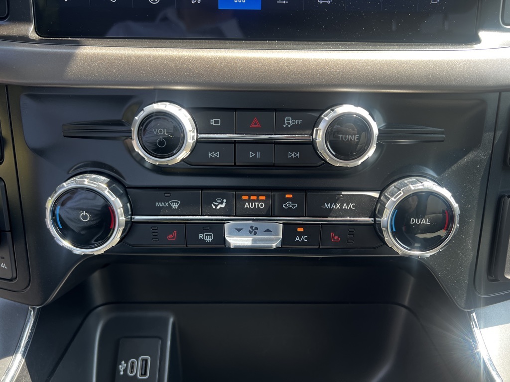 2025 Ford F-150 XLT photo 13