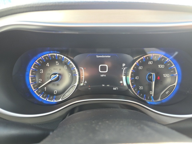 2026 Chrysler Pacifica Pinnacle photo 23